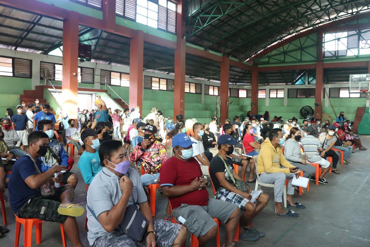 Mga magpapalay ng Quezon, nakatanggap ng tig-lilimang libong piso mula ...